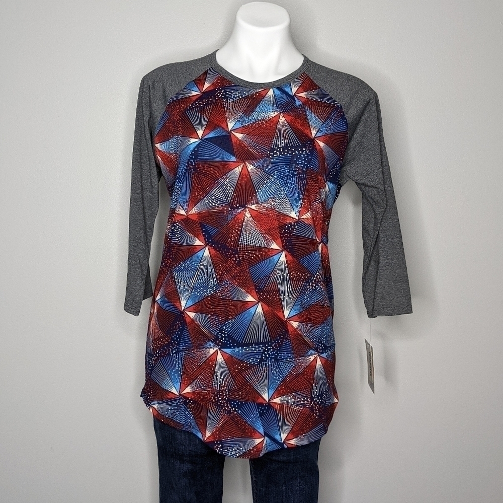 ✨3/$15 NWT LuLaRoe Randy grey red blue geometric patriotic baseball T-shirt M